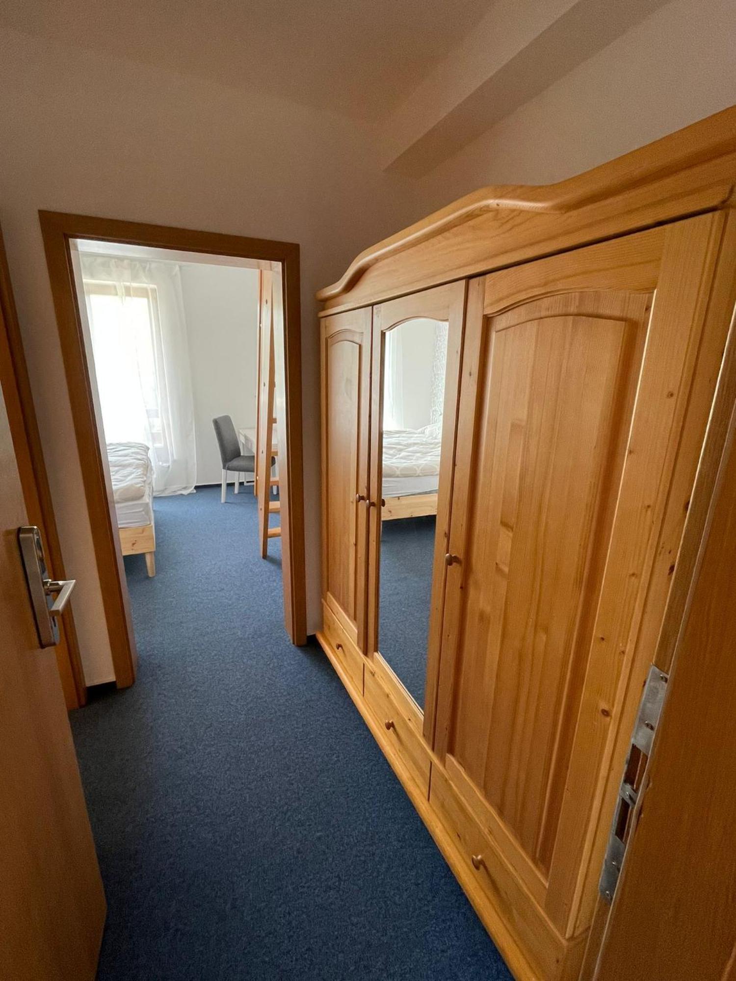 Hotel Marina Vltava à Nelahozeves Extérieur photo