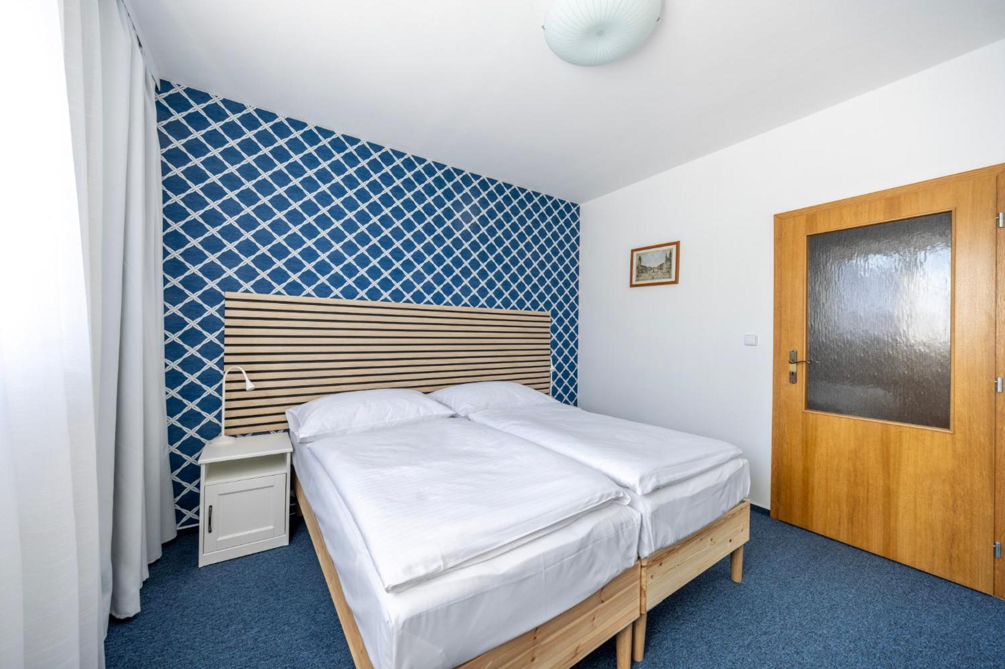 Hotel Marina Vltava à Nelahozeves Extérieur photo