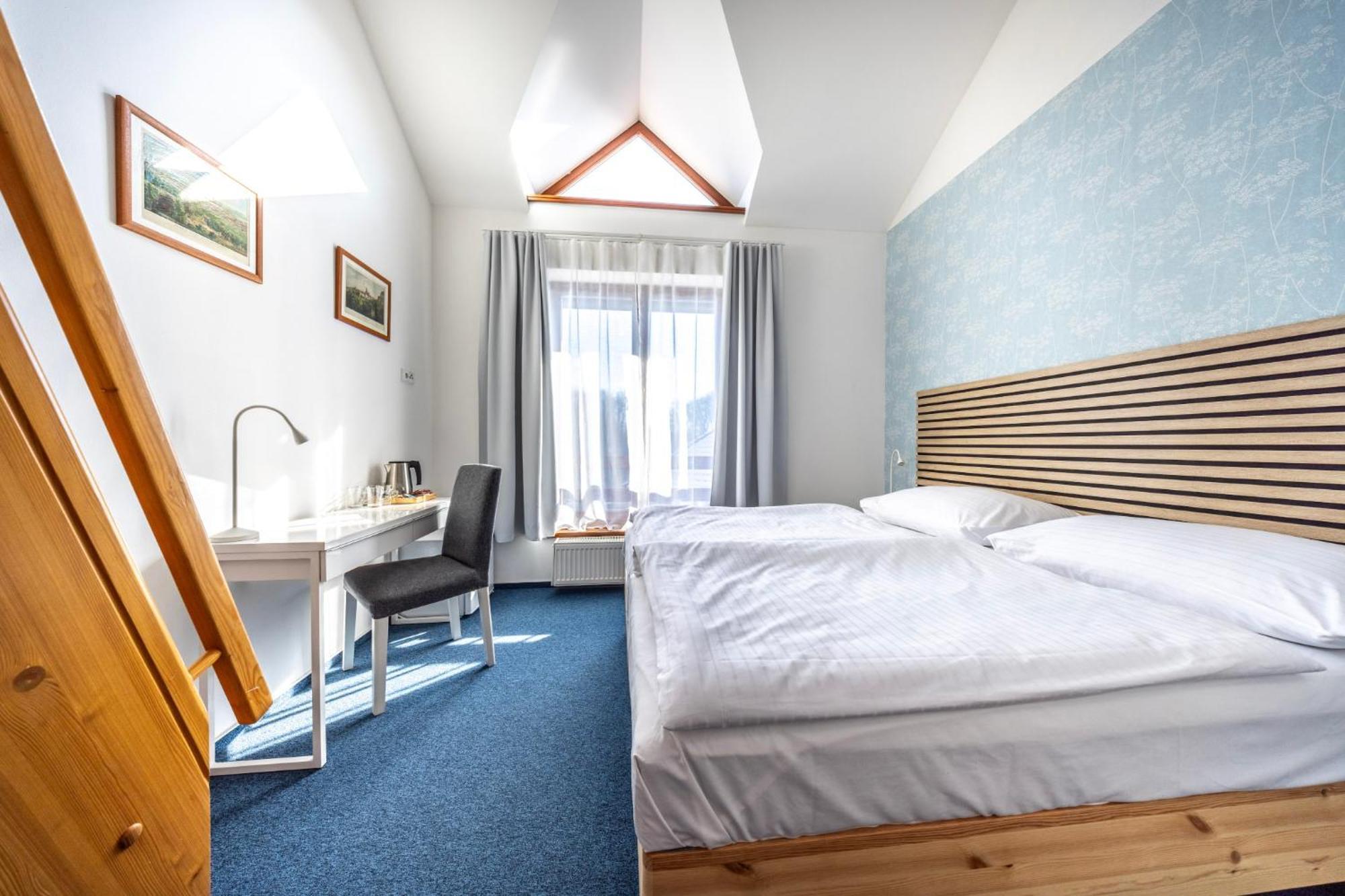 Hotel Marina Vltava à Nelahozeves Extérieur photo